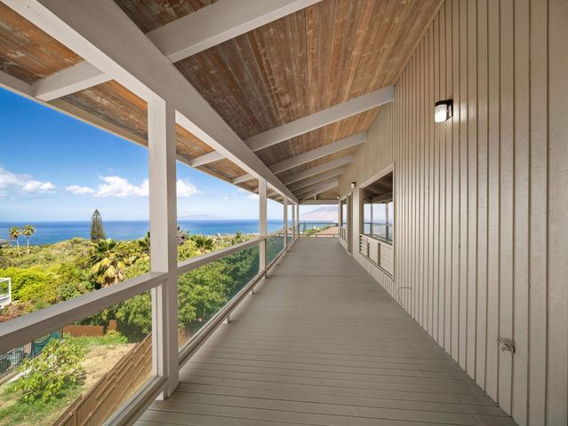 978 Kupulau Dr, Kihei, HI 96753