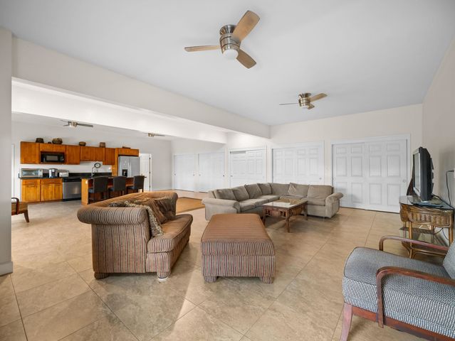 978 Kupulau Dr, Kihei, HI 96753