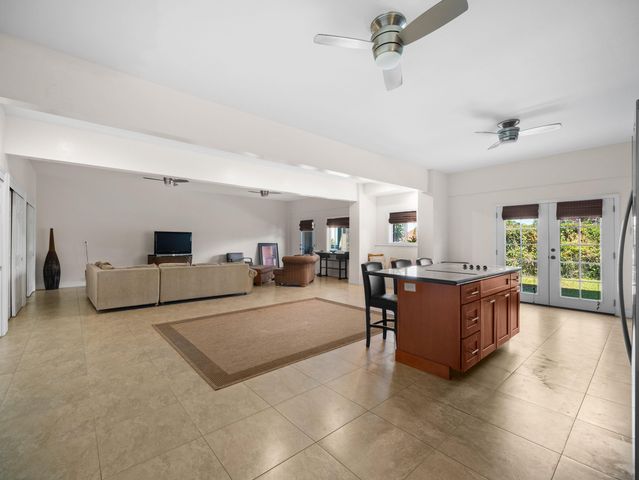 978 Kupulau Dr, Kihei, HI 96753