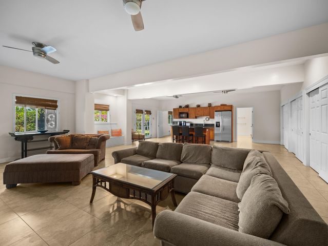 978 Kupulau Dr, Kihei, HI 96753