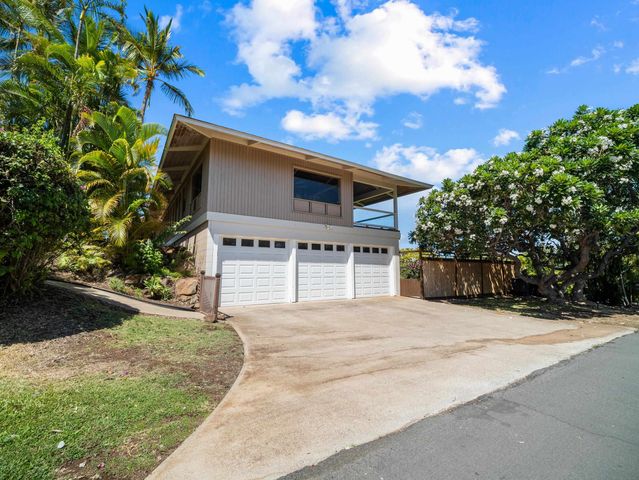 978 Kupulau Dr, Kihei, HI 96753