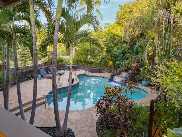 978 Kupulau Dr, Kihei, HI 96753