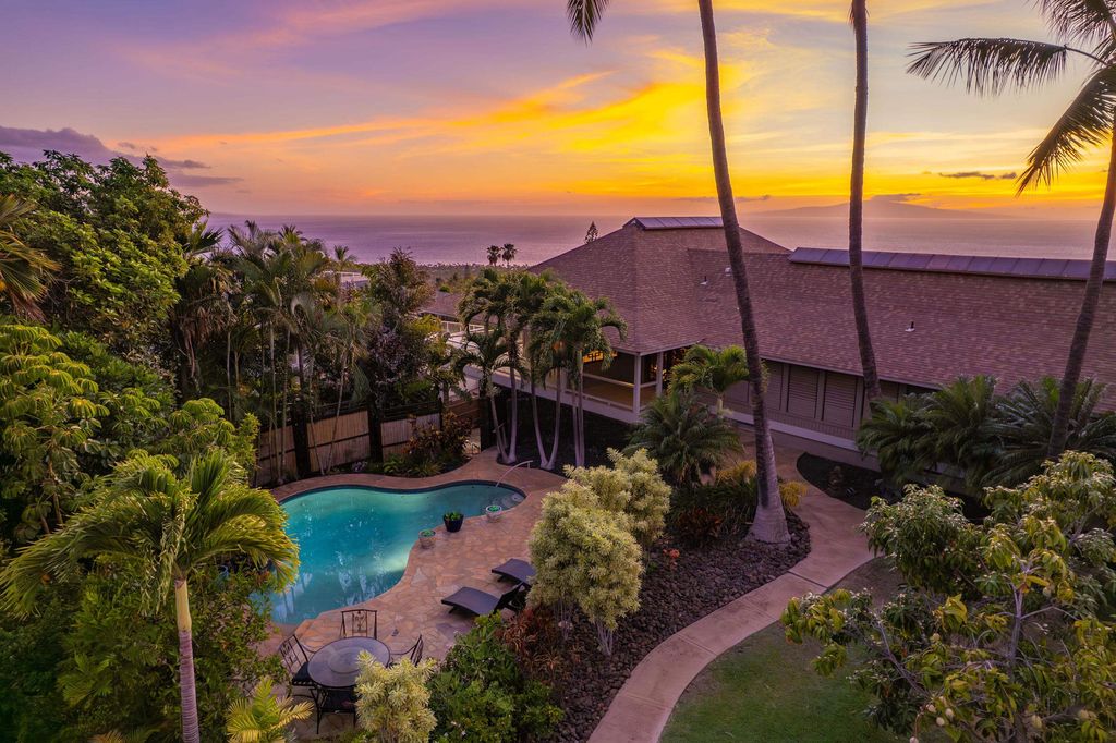 978 Kupulau Dr, Kihei, HI 96753