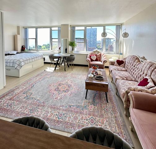4250 N Marine Drive 2414, Chicago, IL 60613
