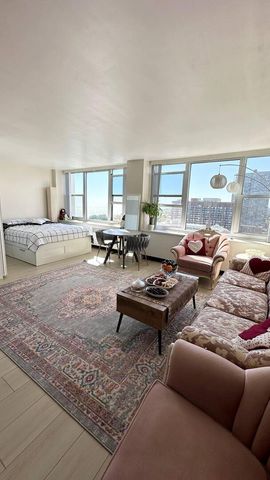 4250 N Marine Drive 2414, Chicago, IL 60613