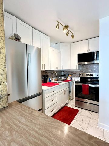 4250 N Marine Drive 2414, Chicago, IL 60613