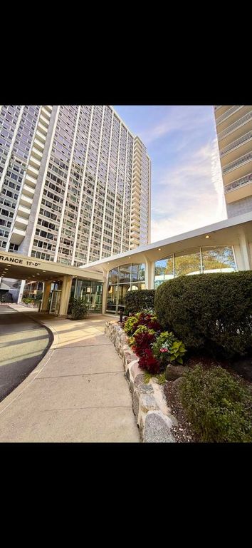 4250 N Marine Drive 2414, Chicago, IL 60613
