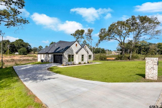 16618 Meadow Crest Dr, Lindale, TX 75771