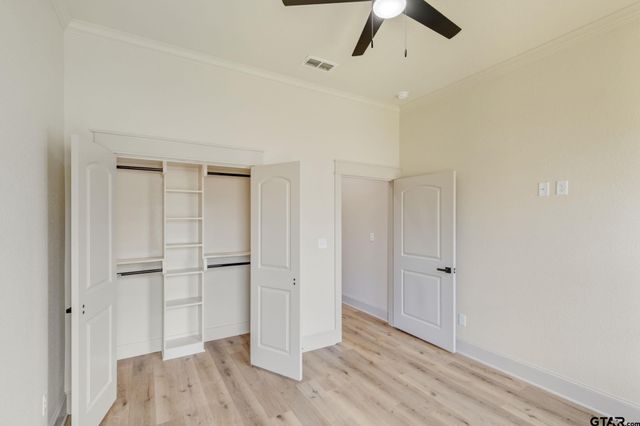 16618 Meadow Crest Dr, Lindale, TX 75771