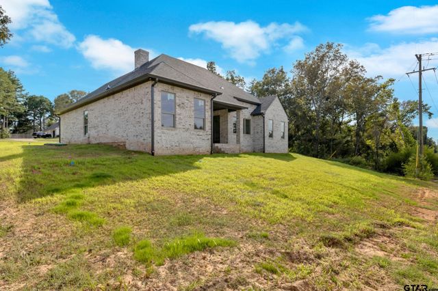 16618 Meadow Crest Dr, Lindale, TX 75771