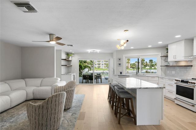 4995 58TH AVENUE S, St Petersburg, FL 33715