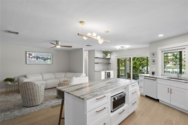 4995 58TH AVENUE S, St Petersburg, FL 33715