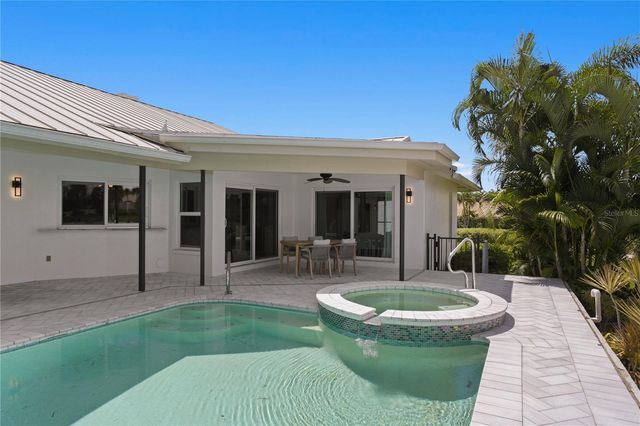 4995 58TH AVENUE S, St Petersburg, FL 33715