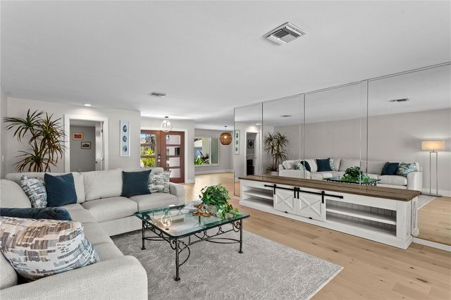 4995 58TH AVENUE S, St Petersburg, FL 33715