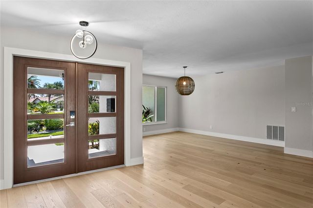 4995 58TH AVENUE S, St Petersburg, FL 33715