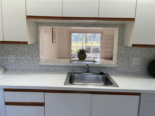 100 SW 130th Terrace 109C, Pembroke Pines, FL 33027