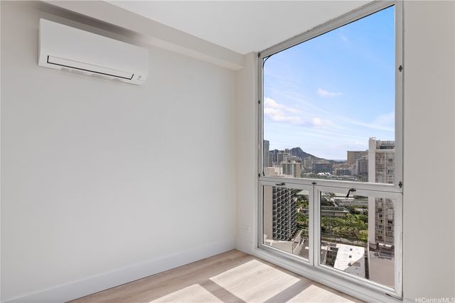 469 Ena Road 2304, Honolulu, HI 96815