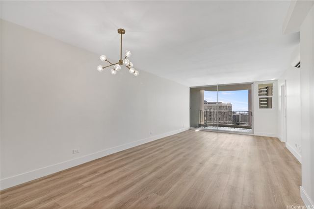 469 Ena Road 2304, Honolulu, HI 96815