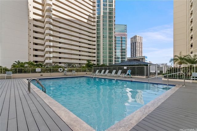 469 Ena Road 2304, Honolulu, HI 96815