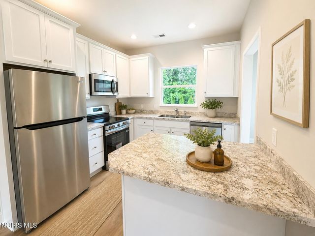 1630 Heather Meadow Drive, Toledo, OH 43614
