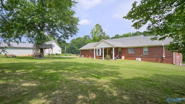 1100 Rain Tree Drive, Tuscumbia, AL 35674