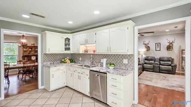 1100 Rain Tree Drive, Tuscumbia, AL 35674