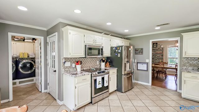 1100 Rain Tree Drive, Tuscumbia, AL 35674