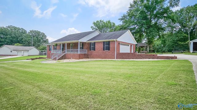 1100 Rain Tree Drive, Tuscumbia, AL 35674