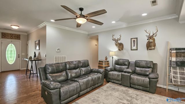 1100 Rain Tree Drive, Tuscumbia, AL 35674