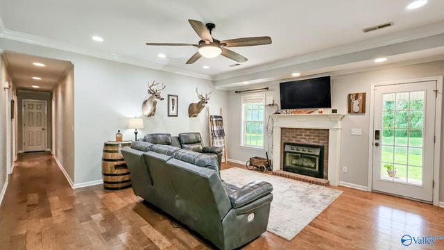 1100 Rain Tree Drive, Tuscumbia, AL 35674