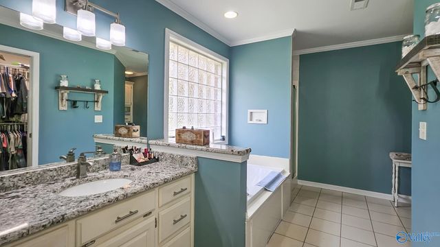 1100 Rain Tree Drive, Tuscumbia, AL 35674