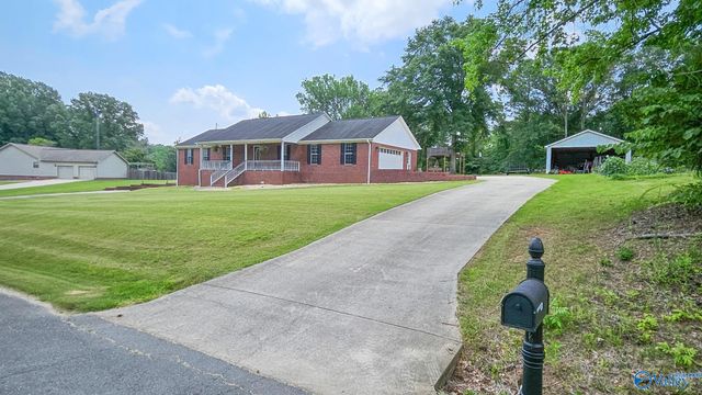1100 Rain Tree Drive, Tuscumbia, AL 35674