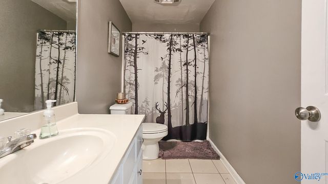 1100 Rain Tree Drive, Tuscumbia, AL 35674