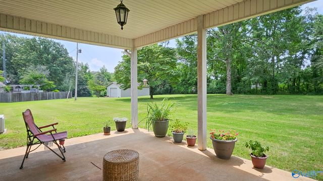 1100 Rain Tree Drive, Tuscumbia, AL 35674
