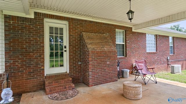 1100 Rain Tree Drive, Tuscumbia, AL 35674