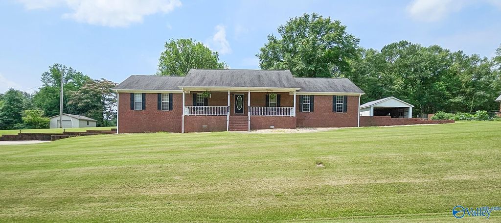 1100 Rain Tree Drive, Tuscumbia, AL 35674
