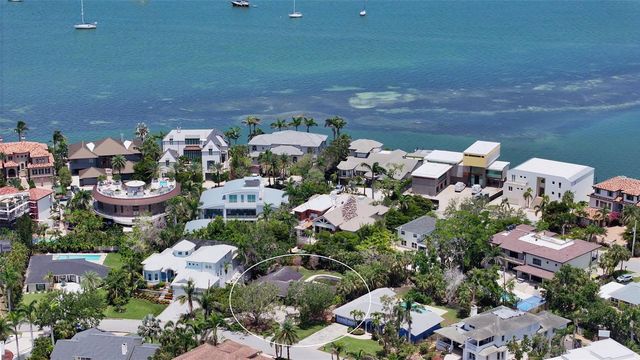 1387 HARBOR DRIVE, Sarasota, FL 34239