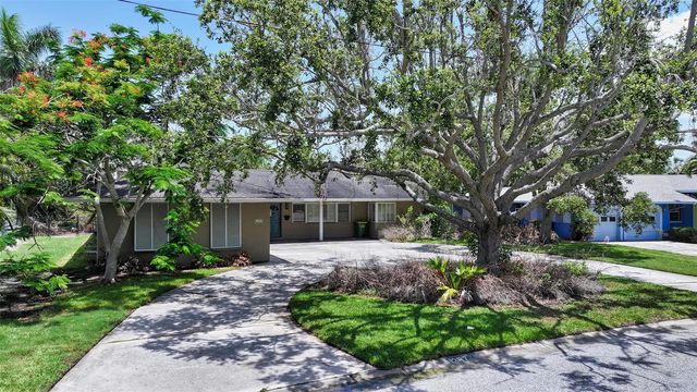 1387 HARBOR DRIVE, Sarasota, FL 34239