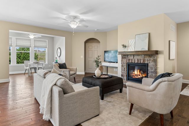 3731 Chesapeake Lane, Naperville, IL 60564