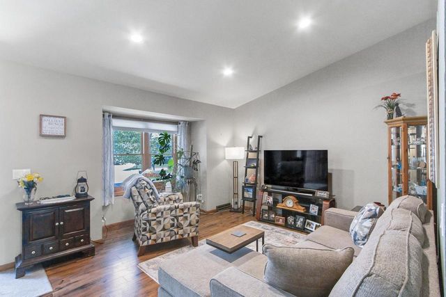 1036 Villa Circle, Sun Prairie, WI 53590