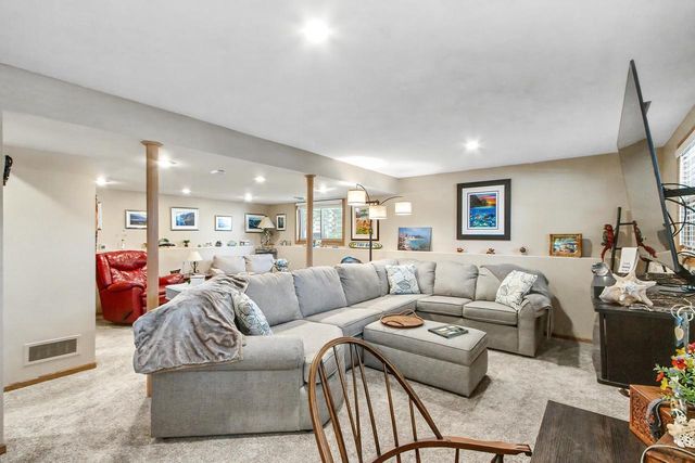 1036 Villa Circle, Sun Prairie, WI 53590