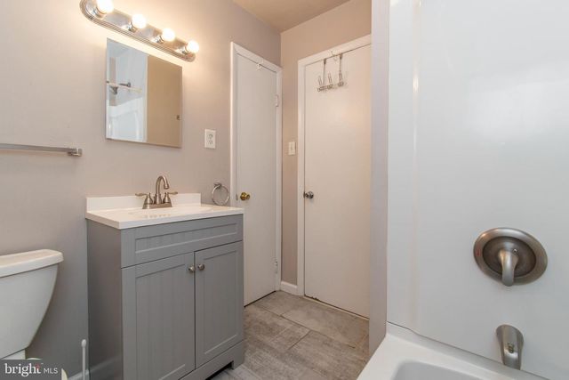 1635 FONTAIN ST, Philadelphia, PA 19121