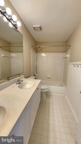 14773 TRUITT FARM DR, Centreville, VA 20120