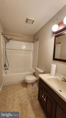 14773 TRUITT FARM DR, Centreville, VA 20120