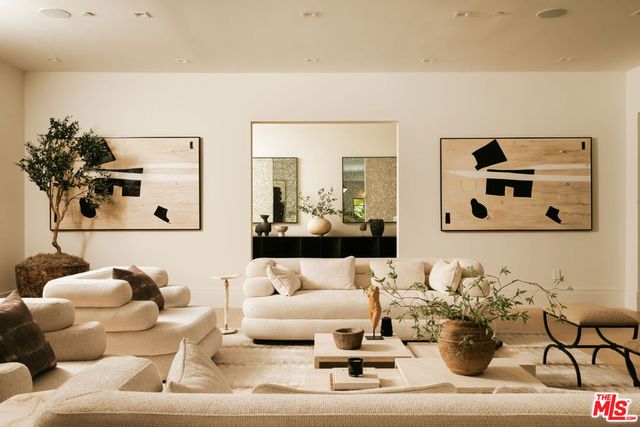 1748 Correa Way, Los Angeles, CA 90049