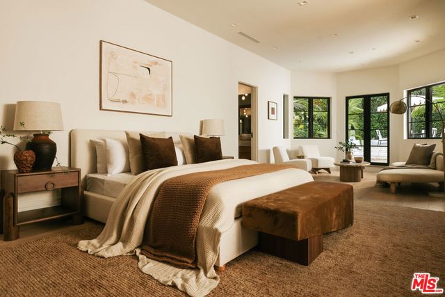 1748 Correa Way, Los Angeles, CA 90049