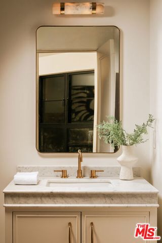 1748 Correa Way, Los Angeles, CA 90049