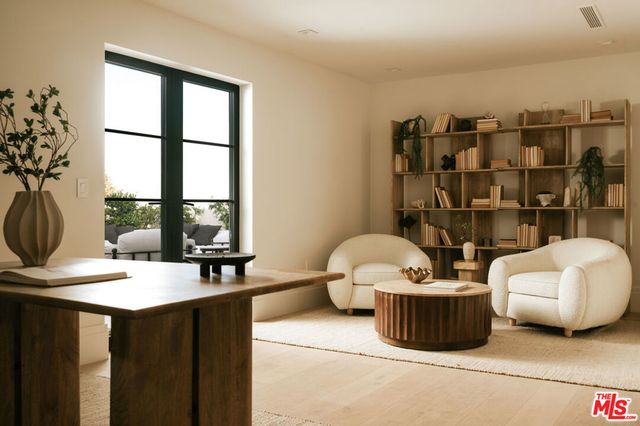 1748 Correa Way, Los Angeles, CA 90049