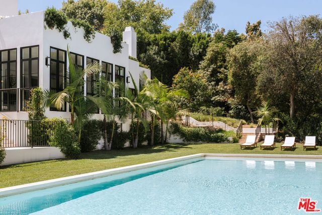 1748 Correa Way, Los Angeles, CA 90049