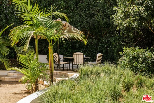 1748 Correa Way, Los Angeles, CA 90049
